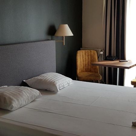 Hotel Aviation Saint-Gilles Ngoại thất bức ảnh