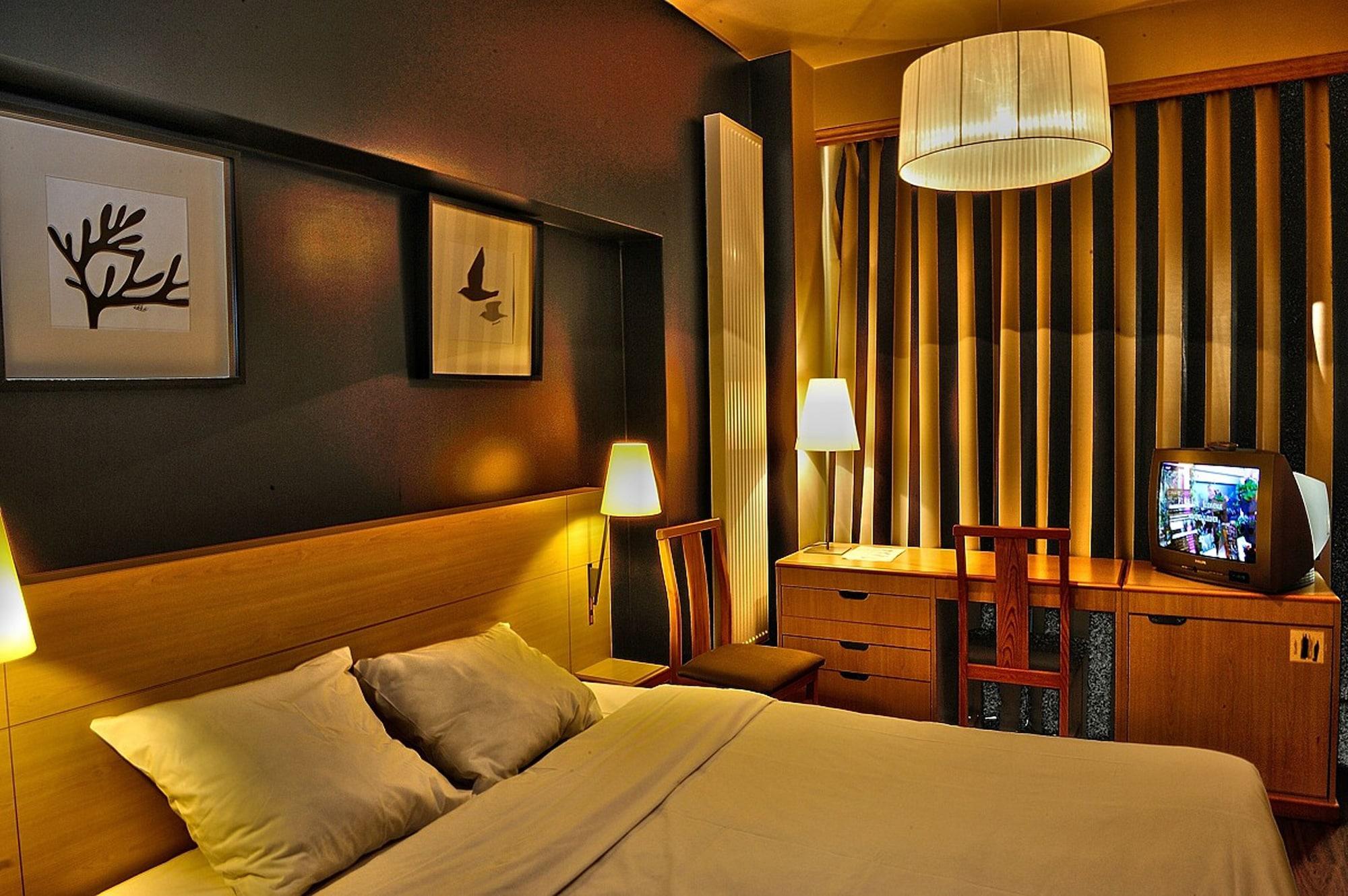 Hotel Aviation Saint-Gilles Ngoại thất bức ảnh