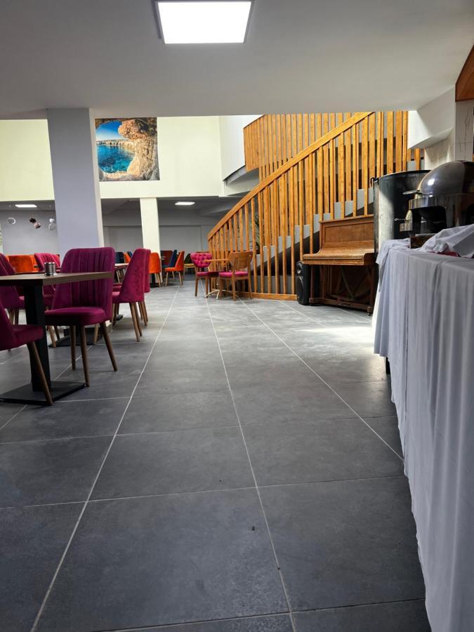 Hotel Aviation Saint-Gilles Ngoại thất bức ảnh