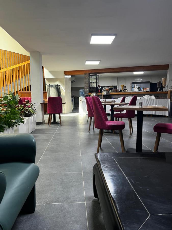 Hotel Aviation Saint-Gilles Ngoại thất bức ảnh