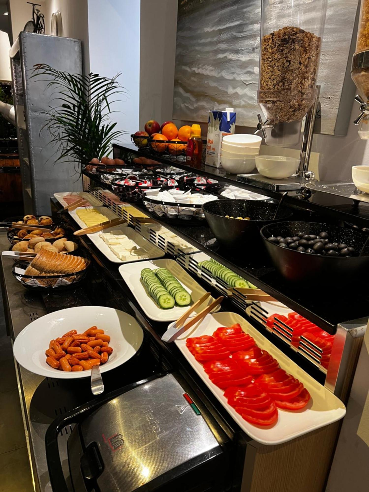 Hotel Aviation Saint-Gilles Ngoại thất bức ảnh