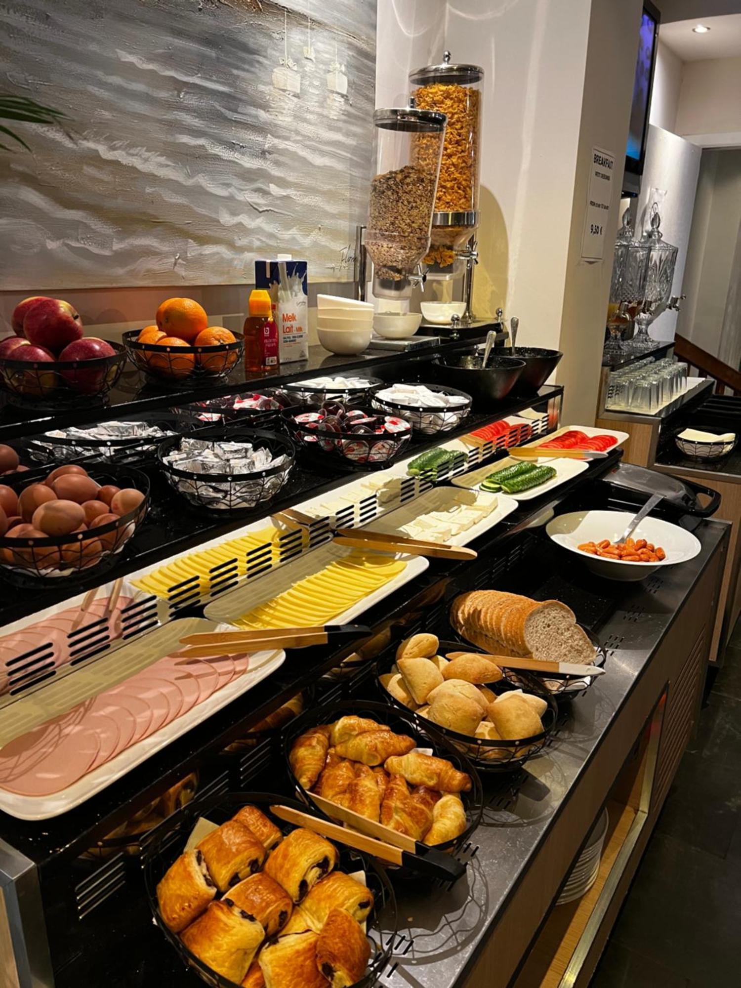 Hotel Aviation Saint-Gilles Ngoại thất bức ảnh