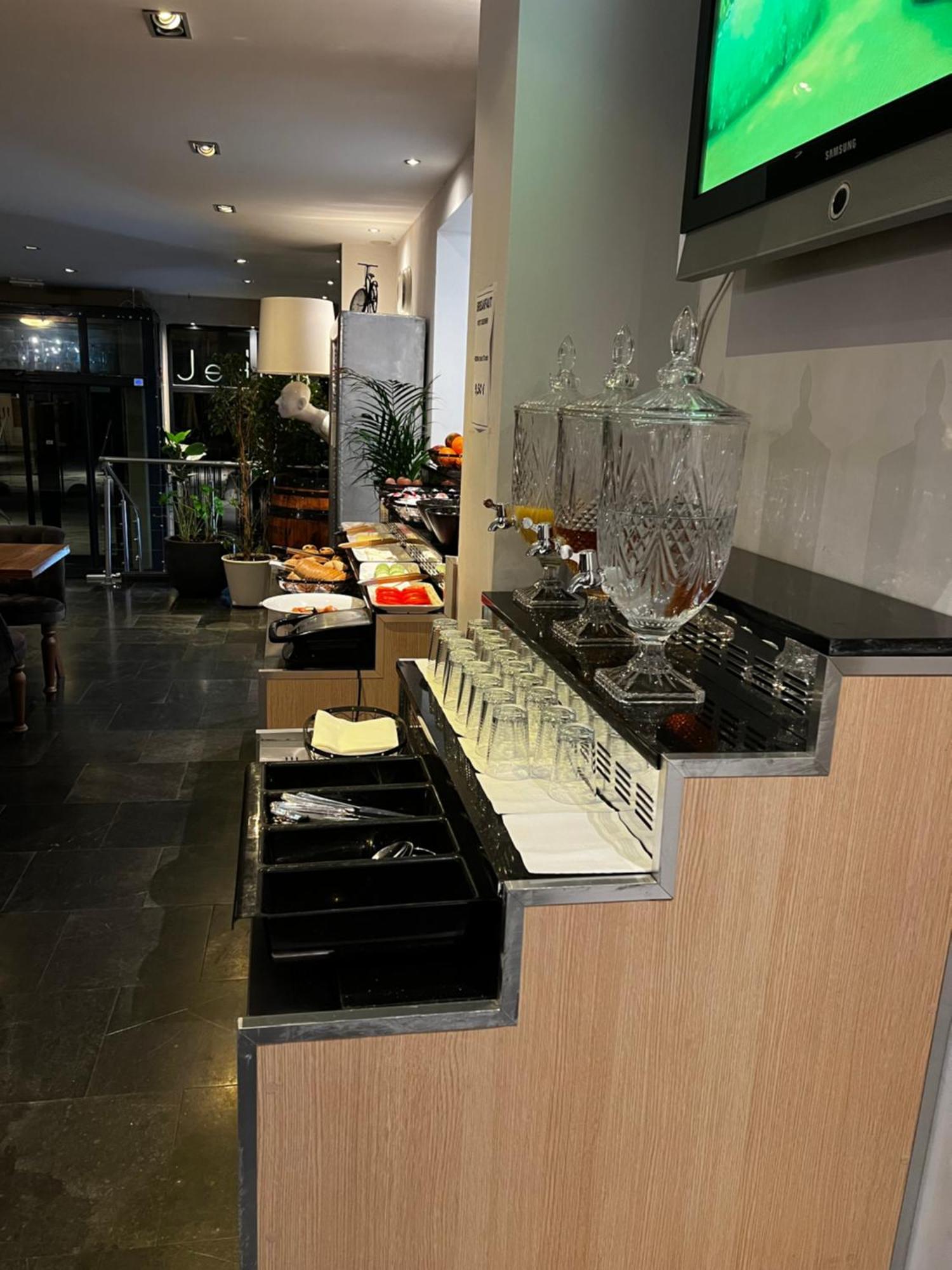 Hotel Aviation Saint-Gilles Ngoại thất bức ảnh