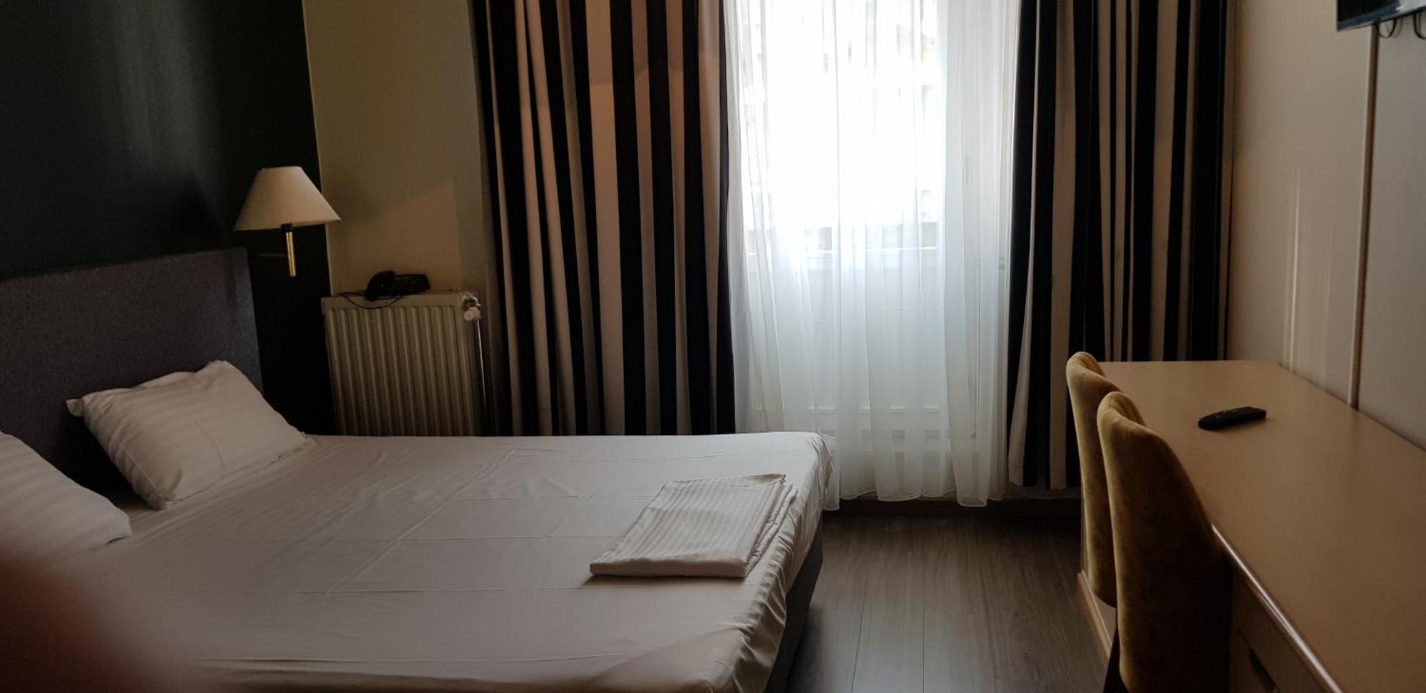 Hotel Aviation Saint-Gilles Ngoại thất bức ảnh