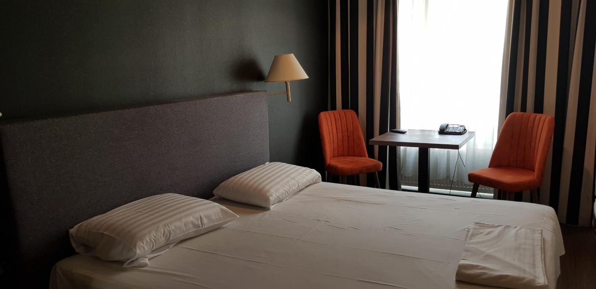 Hotel Aviation Saint-Gilles Ngoại thất bức ảnh