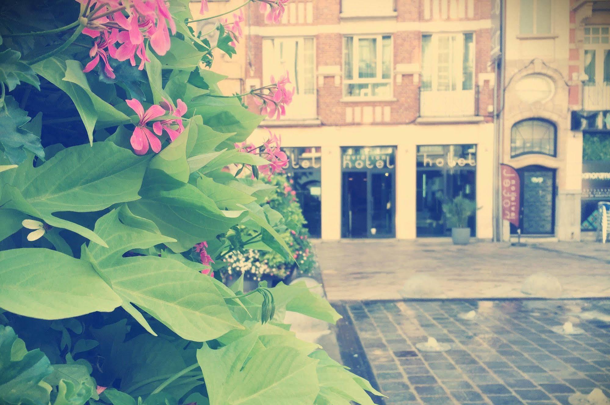 Hotel Aviation Saint-Gilles Ngoại thất bức ảnh